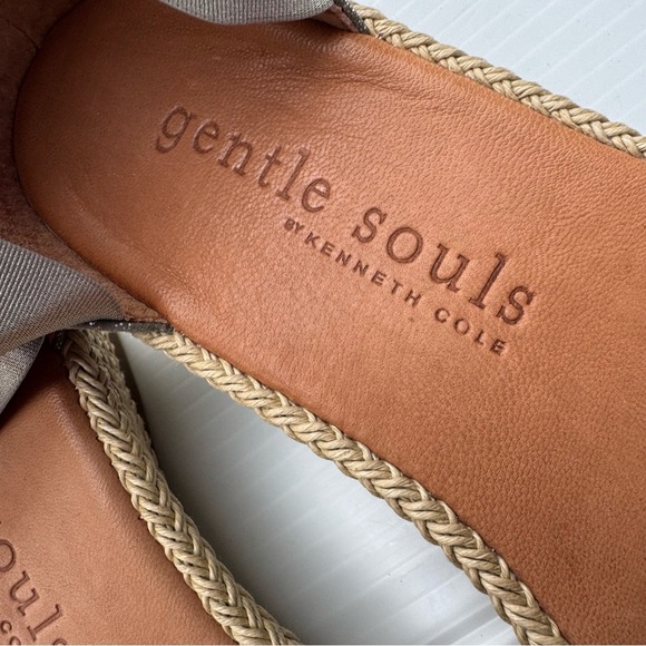 GENTLE SOULS by Kenneth Cole
Noa-Beth Wedge Espadrilles Metallic Gray size 8 - Picture 3 of 11